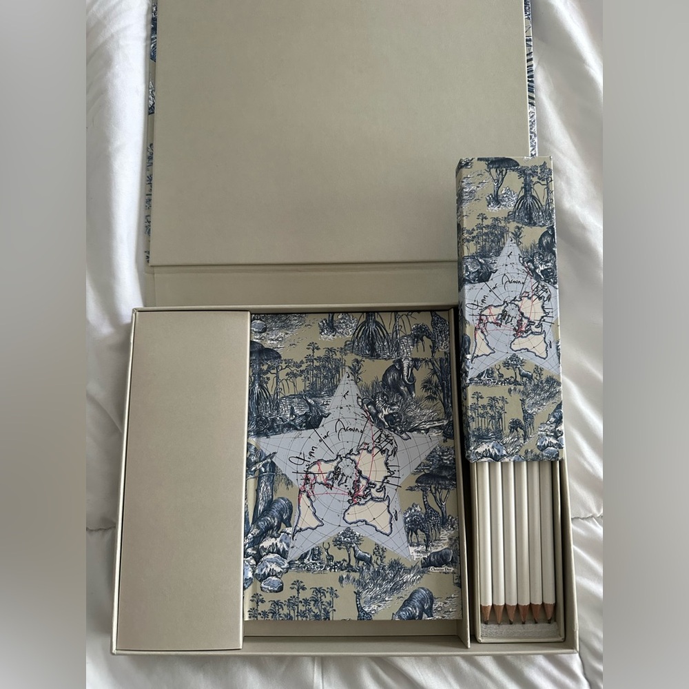 Dior -  Set with‎ pencil with notebook
